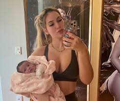 Nas redes, virgínia dá dicas de beleza para seus seguidores além de compartilhar. Virginia Fonseca Releva Peso E Quer Perder 12kg Volto Pra Dieta Como Nunca Quem Quem News