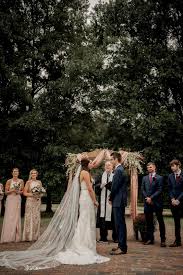 Outdoor Dairy Barn Wedding Athens Ohio Photographer Professional Wedding Photographer Fami Ohio Fall Wedding Professional Wedding Photographer Barn Wedding