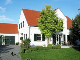 Haus Mit Grunen Fensterladen Google Suche Haus Fensterladen Haus Und Haus Aussendesign