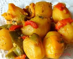 Pommes De Terre Cuisinees Avec Poivrons Et Coriandre Plat Vegetarien Facile Recettes De Cuisine Cuisine