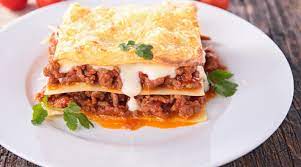 Pon una capa de relleno y vuelve a extender con otras 3 láminas. Lasanha De Carne Moida Receitas Online
