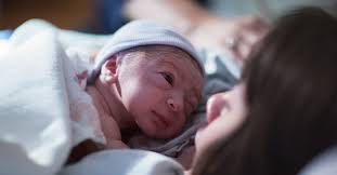 Having a new born baby can be a tiresome and confusing time, and yet the magic that permeates the entire stage is right there to experience and bask in. 12 Things That Will Probably Happen To Your Newborn Right After They Re Born