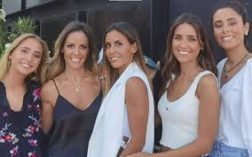 Carolina patrocínio was previously married to goncalo nunes barata de sousa uva (2013). Carolina Patrocinio Revela Que Quebrou Regra Da Mae Apresentadora Tem Uma Tatuagem Vip Pt