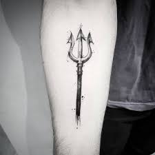 20 Mighty Trident Tattoo Designs And Meanings Page 2 Of 2 Tattoobloq Trident Tattoo Tattoo Designs And Meanings Sketch Style Tattoos