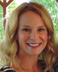 Julie Risley's Instagram, Twitter & Facebook