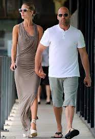 How much does jason statham weigh? Rosie Huntington Whiteley Jets Out Of La In High Boots After Dwarfing Boyfriend Jason Statham At Lunch Daily Mail Online