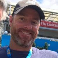 Dennis Bunt's Instagram, Twitter & Facebook