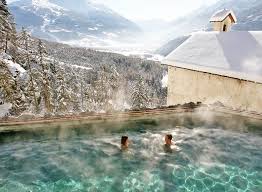 Molto conosciuti anche i bagni vecchi con la grotta naturale e panoramica piscina termale all'aperto, facilmente raggiungibili ad aperti tutto l'anno. Terme Bormio Bagni Vecchi E Soggiorno Al 50 Sconto Disciules Nord Italia