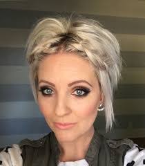 Rebecca Cardinal's Instagram, Twitter & Facebook