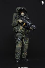Locke Opens The Box Central Europe Long Pass Damtoys 1 6 German Ksk Special Forces Lrrp Long Range Reconnaissance Pat In 2020 Special Forces Central Europe Special