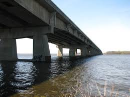 Il relie les régions administratives de la montérégie et de montréal. Galerie De Medias Pont De L Ile Aux Tourtes Vaudreuil Dorion Sainte Anne De Bellevue 1965 Structurae