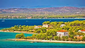 Le splendide spiagge e le graziose baie, unitamente alla vegetazione mediterranea, fanno quali sono gli orari commerciali in croazia? Zlarino L Isola Croata Inesplorata Che Nasconde Tesori E Coralli Siviaggia