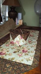 Ten Minute Table Runner And 30 Minute Fabric Box 10 Minute Table Runner Table Runner Pattern Table Runner And Placemats