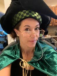 Ranell Cox (@mrscoxslibrary)