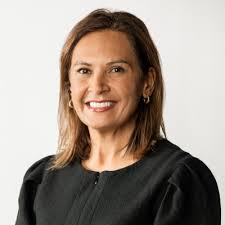 As much as I live for a terrible first date story, this is not one of  those. A couple of weeks ago, we invited 25 of our favourite people for  Date Night