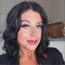 Smells like summer. Feels like sunshine. Discover your signature scent with  our best selling perfume mists. ☀️