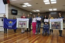 Com Plenário lotado, Câmara homenageia Dia Nacional do Estudante — Câmara  Municipal de Esteio