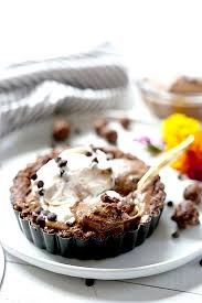 Spoon over pudding layer in the crust. Zvbgwubkrmsrmm