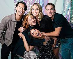 Premiere date, cast, recap, update. Light As A Feather Cast On Hopes For Season 3 Friendships More Hollywoodlife Hollywood Life It Cast Liana Liberato