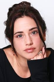 Rosa Vivas's Instagram, Twitter & Facebook