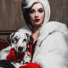 Movie cruella cruella de vil white and black wavy cosplay wigs. Diy 101 Dalmatians Cruella De Vil Costume Maskerix Com Halloween Kleidung Bosewicht Kostume Cosplay