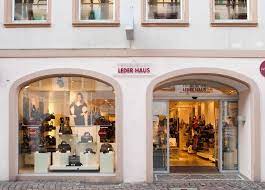 Alışveriş merkezi ve çok yönlü mağaza. Freiburger Leder Haus Herzschlagfreiburg