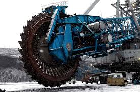 Diapo Bizarre Vous Avez Dit Bizarre Mine De Charbon Engin De Chantier Gros Camions