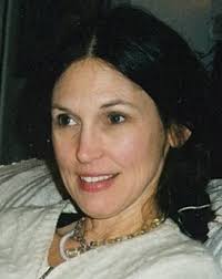 Mimi Reich's Instagram, Twitter & Facebook