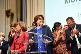 Ce n'est pas vraiment une surprise, l'ancienne ministre de lionel jospin avait déjà laissé entendre qu'elle pourrait se représenter. Municipales Avec 40 Des Voix Martine Aubry Ps Elue Maire De Lille Pour La 4e Fois