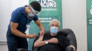 De acuerdo con las autoridades sanitarias, hasta este jueves se han aplicado 326.560 dosis de este inmunizante. Chile Administrara La Vacuna Astrazeneva Solo A Hombres