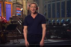 Der agententhriller soll nun doch nicht in sechs wochen, sondern erst am 2. Meet The Teen Behind Snl S Daniel Craig The Weeknd Meme Los Angeles Times