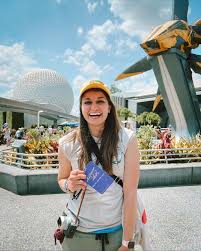 I'm working lateeeee cuz I'm a singer.” Actually, don't make me sing…