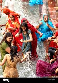 Ganga bath hi-res stock photography and images - Alamy