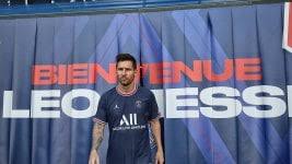 Leo messi firmó en 2017 un contrato por cuatro años con el fc barcelona a razón de 138 millones de euros entre fijos y variables por temporada; Wttlsthhrq8c4m