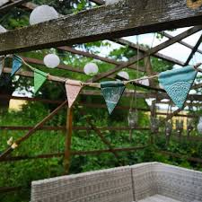 Eine Wimpel Kette Aus Ton Dieses Projekt Hatte Ich Schon Langer Vor Zu Machen Und Nun Endlich Ist Die Kette Fertig Und Zi Garten Deko Holzstempel Wimpelkette