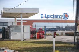 La chute verticale du prix du pétrole n'est que le début d'un mouvement de baisse plus marqué, selon les experts., coup de torchon sur les cours du même les analystes techniques tablent sur une faiblesse du prix du pétrole. Le Vol A L Etalage Au Leclerc D Harly Se Termine En Prison
