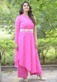 Surbhi Puranik In Pink At Okey Oka Lokam Nuvvey Success Celebrations Kola kalle song from varudu kaavalenu (naga shaurya, ritu varma). surbhi puranik in pink at okey oka
