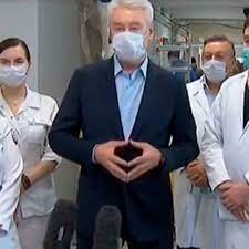 Количество москвичей, получивших первый компонент вакцины, превысило 2 млн человек Sobyanin Nadel Medicinskuyu Masku Politika Rossiya Lenta Ru