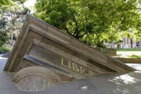 10 strange but wonderful monuments from