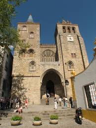 It is the seat of the évora district. Cathedral Of Evora Wikipedia