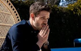 Dzisiaj wieczorem, 1 września 2020 odbyła się premiera nowego filmu patryka vegi pt. Antek Krolikowski Opowiada O Romansie Z Zona Swojego Przyjaciela Laczy Ich Cos Wiecej Niz Praca News Cafe