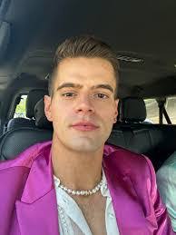 Rachel Sloss's Instagram, Twitter & Facebook