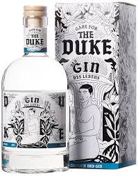 The Duke Munich Dry Gin Kunstedition Gin Des Lebens Edition Mann Mit Geschenkverpackung 1 X 0 7 L Amazon De Bier Wein Gin Marken Flaschen Design Gin