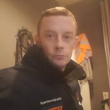 Hi I have contained an injured wood pigeon it can't fly, any advice