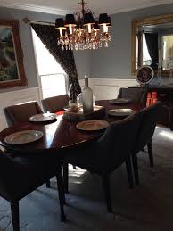Queen anne legs in a chrome finish accentuate a graceful, curved silhouette. Queen Ann Table With Modern Chair