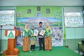 Kita ingin sekolah lainnya memacu diri untuk selalu berbuat dan. Sambut Tim Penilai Sekolah Sehat Walikota Imbau Tingkatkan Kepedulian Lingkungan Pemerintah Kota Madiun