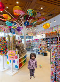 Kid In A Candy Store Decoracion De Floristeria Tiendas De Golosinas Decoracion Con Dulces