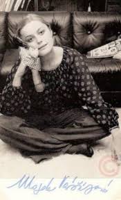 Téma dospievania je v rámci doby vzniku na úrovni, film však predovšetkým rieši stret sveta mladých a dospelých. Filmovizia Magda Vasaryova