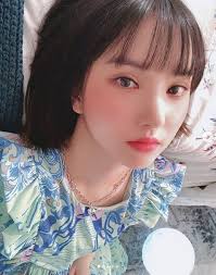Sinb teaching eunha one of her favorite looks. 1boon Kakao What D We Do If They Didn T Cut Their Hair Celebrities Who Fit
