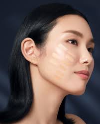 Estée Lauder Futurist Aqua Brilliance 2022-2024 Model Campaign